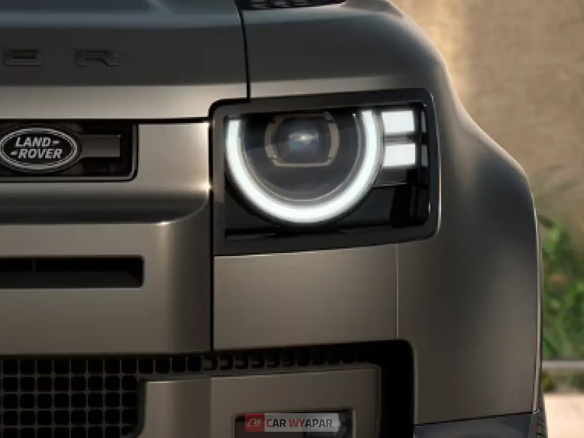 Land Rover Defender 130 Top Feature